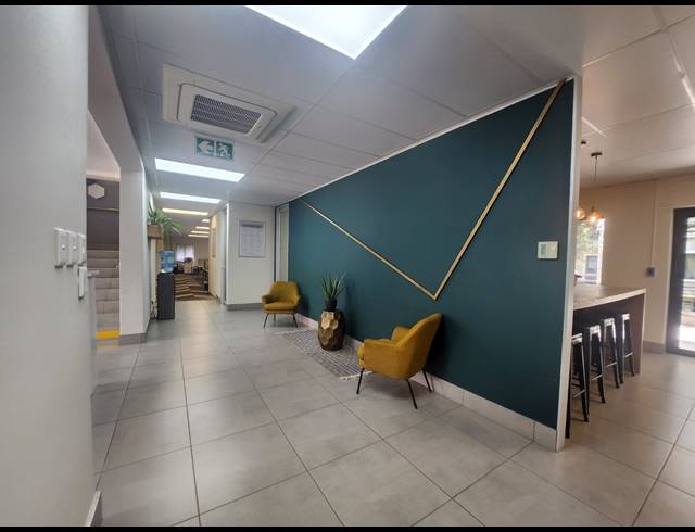 485M² OFFICE TO LET IN VORNA VALLEY